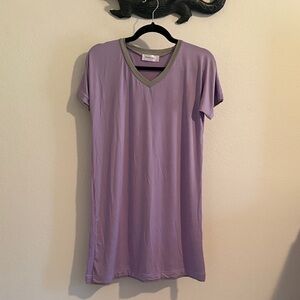 Lavender V-Neck Women's Sleepwear